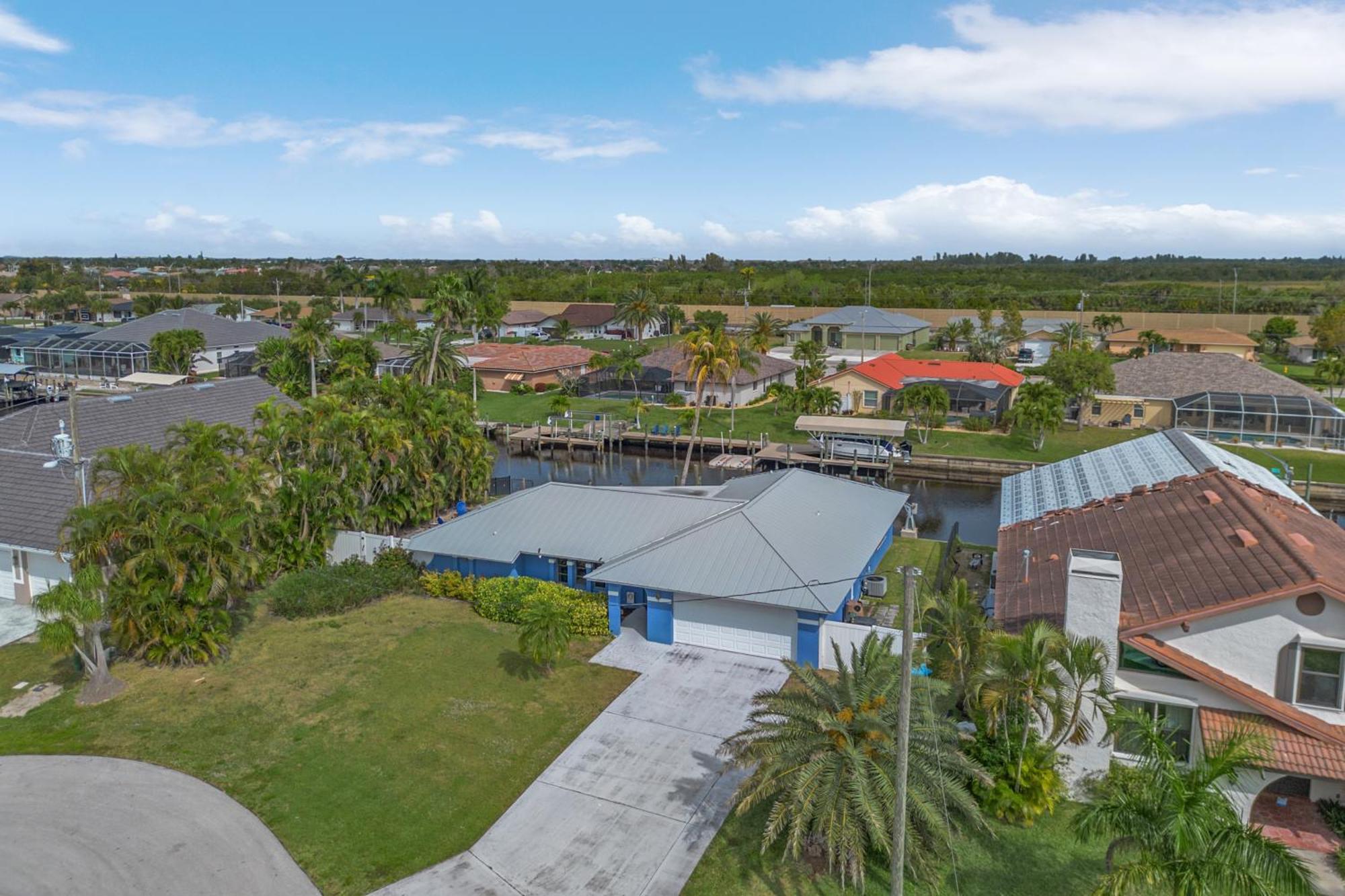 Canal-Front Oasis With Dock And Kayaks In Cape Coral! Exterior photo